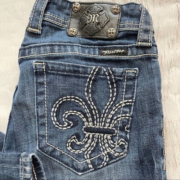Miss Me fleur de lis pocket detailed crops Sz 28 - Picture 4 of 8